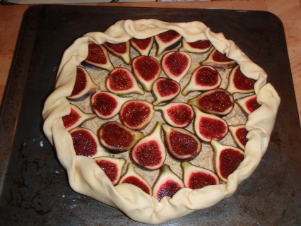 Fig tart before it went in the oven